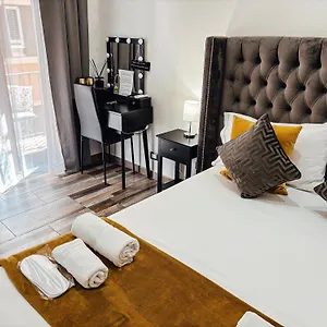https://matriosca-suites.it-romehotels.com